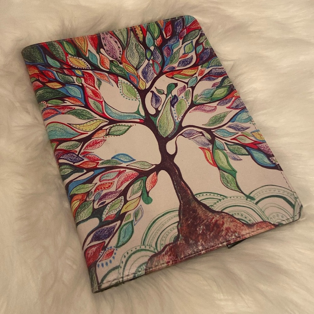 Fintie Rotating Protective Case for iPad 7th Gen 10.2 Inch 2019 Love Tree